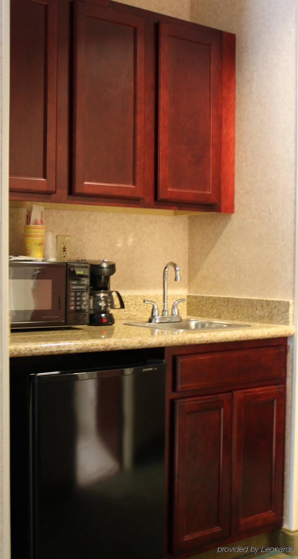 Holiday Inn Express & Suites Smithfield - Providence By Ihg Номер фото